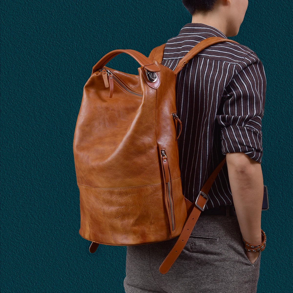 Retro Men's Leather Backpack Travel Backpacks Large Capacity Laptop Bag Cowhide Casual Men Schoolbag Handheld Bucket Backpack