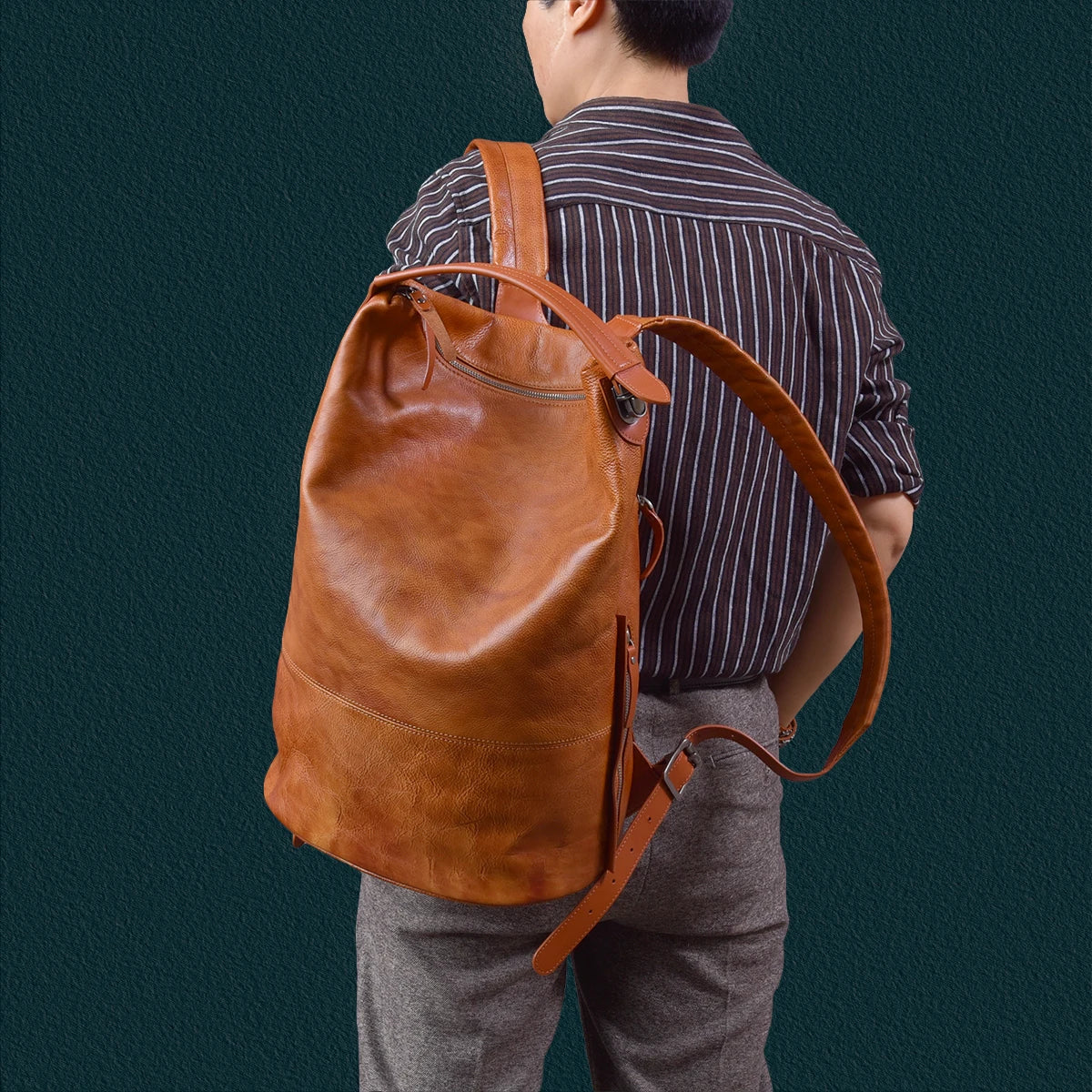 Retro Men's Leather Backpack Travel Backpacks Large Capacity Laptop Bag Cowhide Casual Men Schoolbag Handheld Bucket Backpack